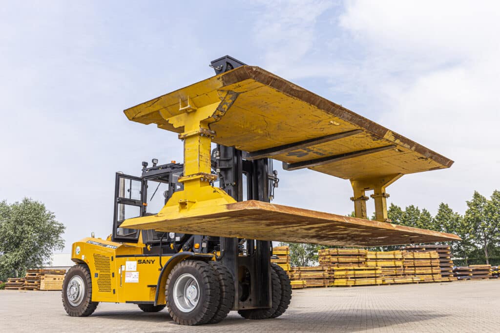 VanHaut HiRes 32 - Van Haut NV Services Services